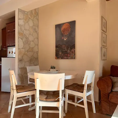 Honey S Mexican Style Hacienda Apartman Pefkohóri