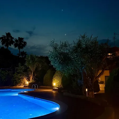 Honey S Mexican Style Hacienda Apartman Pefkohóri